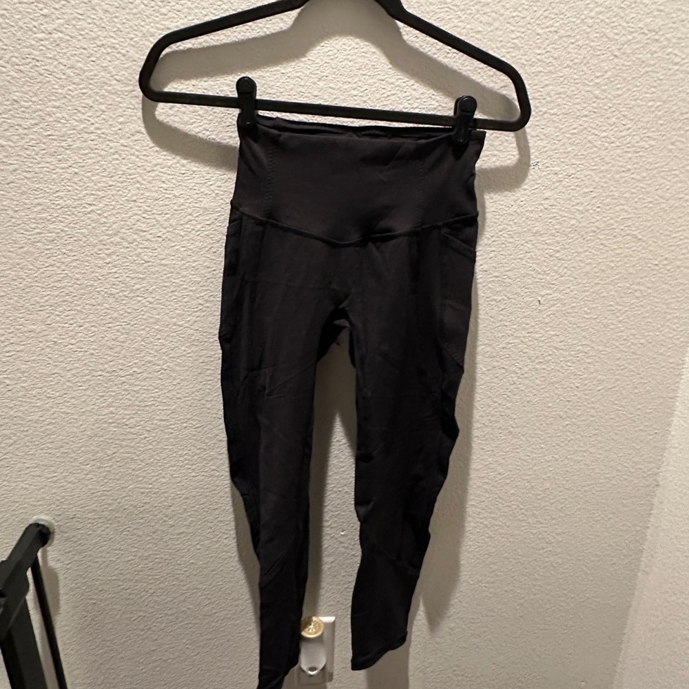 Black Leggings with High Waistband and Tapered Legs